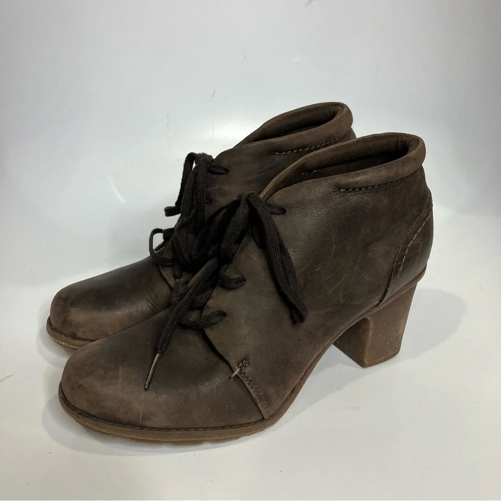 Clarks heeled booties